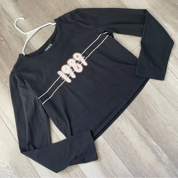 Taylor Swift Tshirt 1989 long sleeve crop womens Black (size 2xl) casual music - Picture 1 of 6